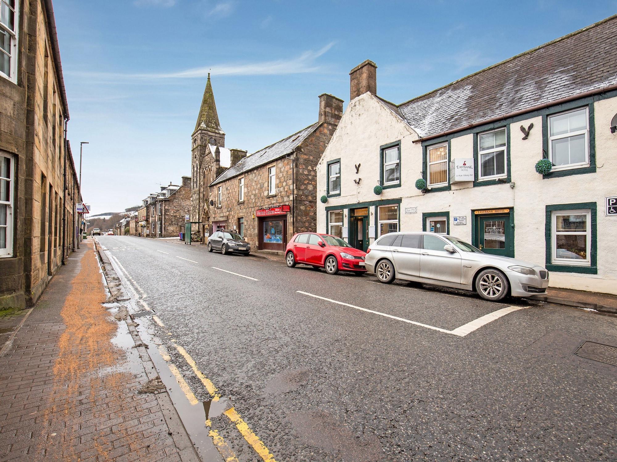 Oyo Eastbank Hotel, Speyside Scotland Rothes Exterior photo