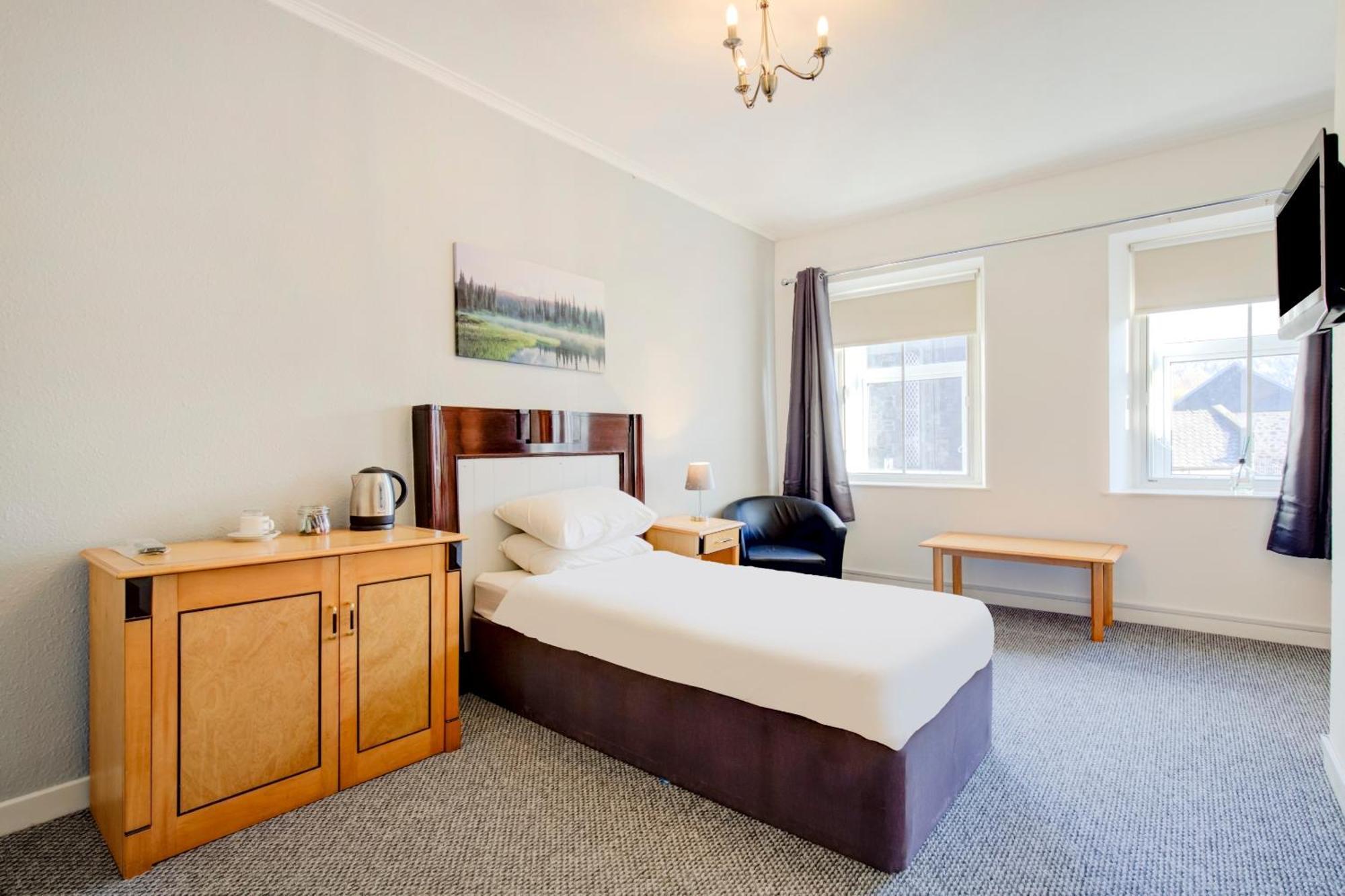 Oyo Eastbank Hotel, Speyside Scotland Rothes Exterior photo