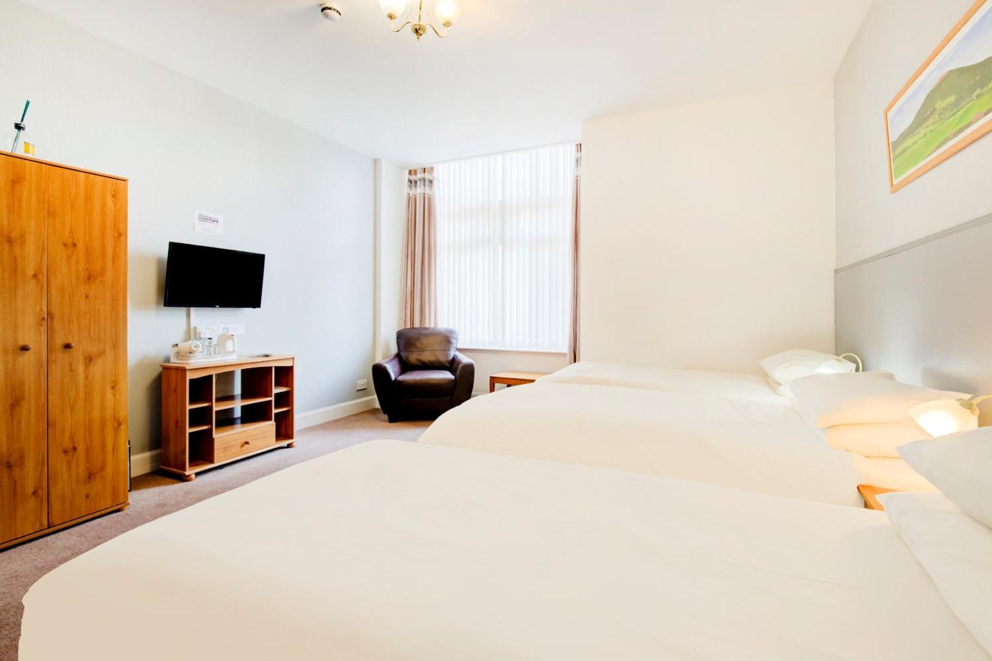 Oyo Eastbank Hotel, Speyside Scotland Rothes Exterior photo